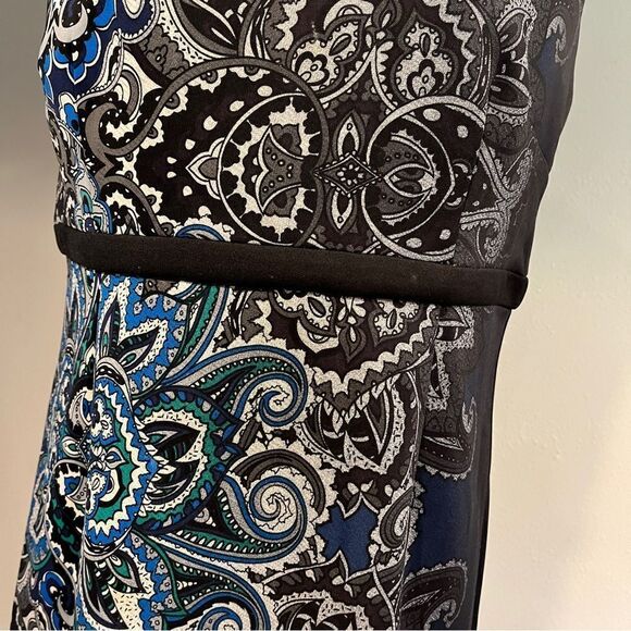 Sleeveless scoop neck paisley print knee length dress - Picture 3 of 13